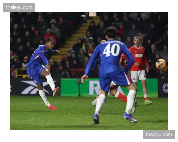 卡里克让B费回归前腰核心位置 释放其创造力与罗塞尼尔同阵型博弈